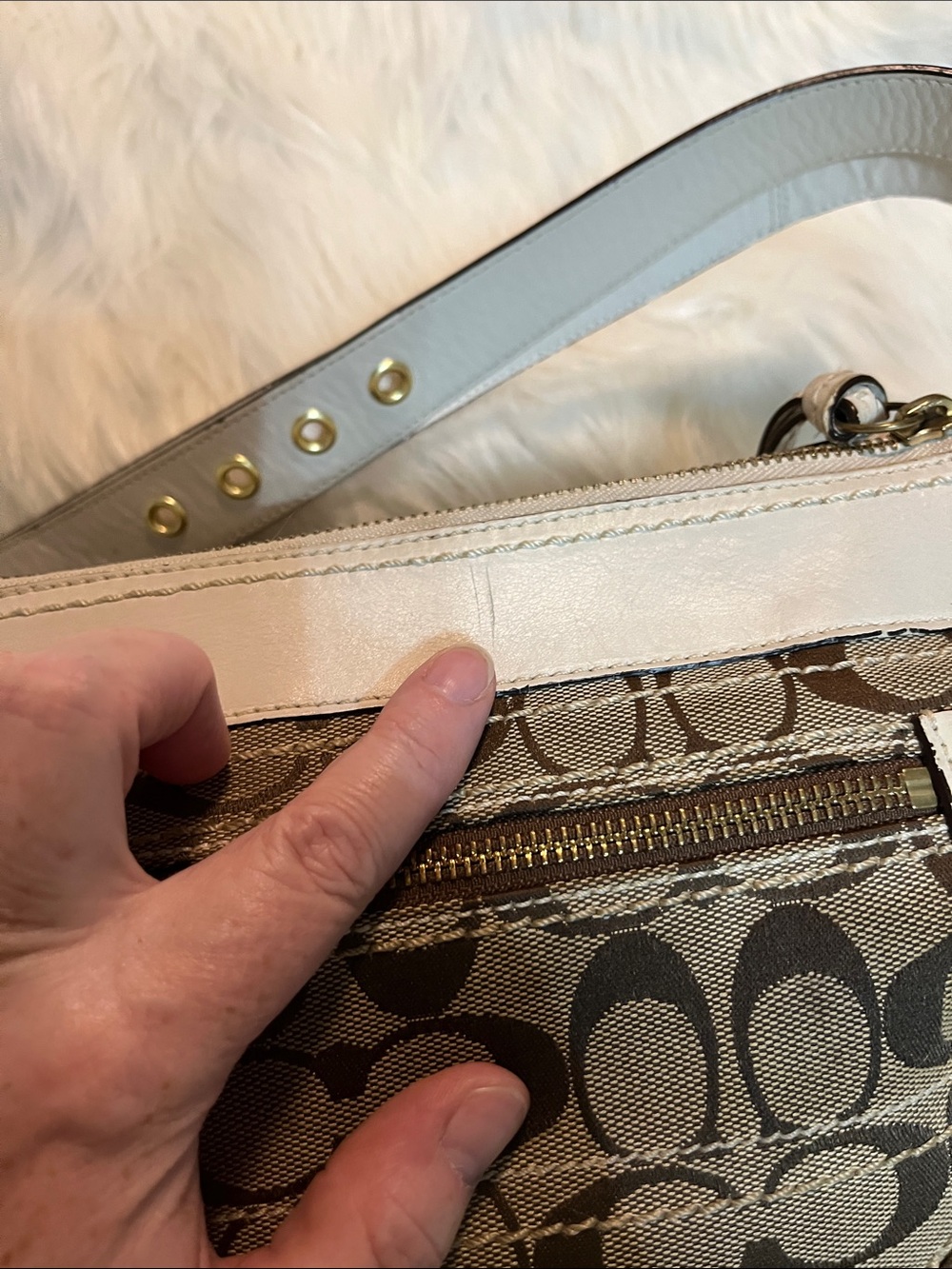 Coach Khaki Signature Canvas Shoulder Bag with White Trim - Picture 8 of 8
